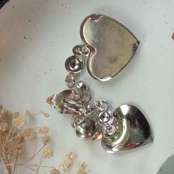 Elegant Silver Heart Drop Earrings - Picture 6 of 6